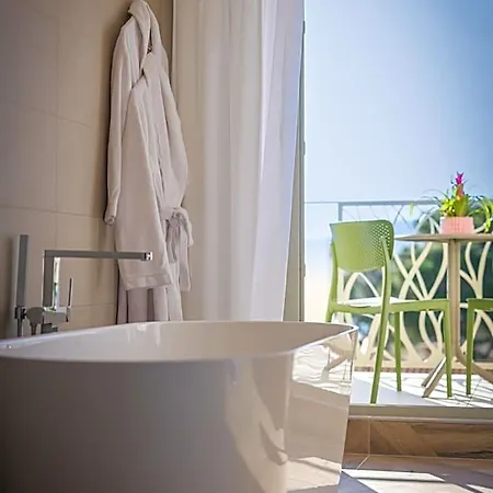 Maria 4* Calvi (Corsica)